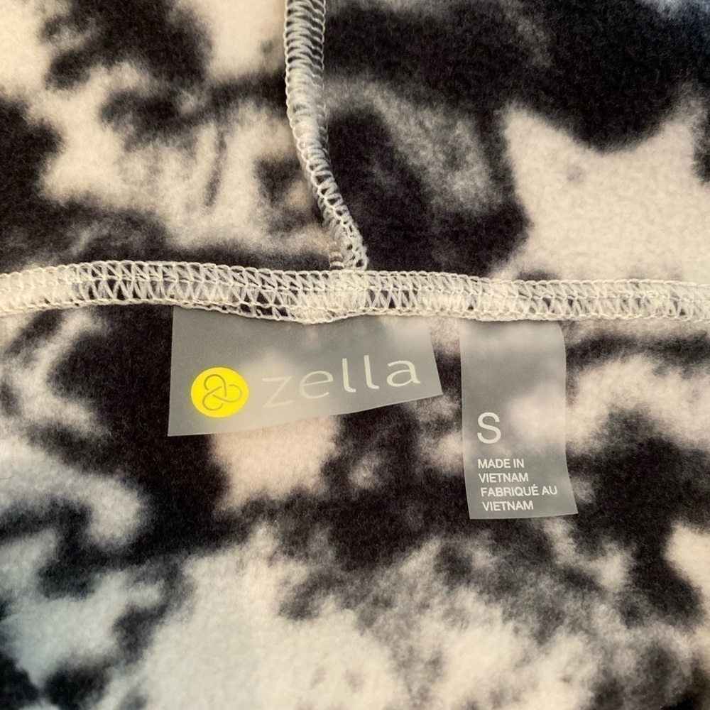 Zella cozy up fleece size Medium - Picture 8 of 9